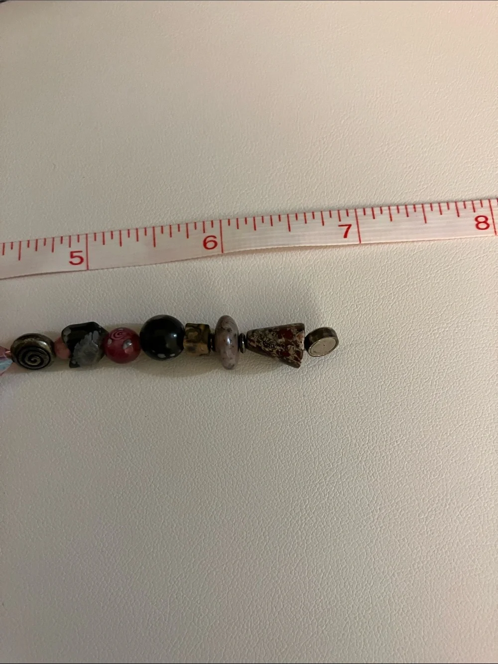 Mixed Pink and Black Beaded Bracelet with Metallic Accents, magnetic closure - Picture 2 of 4